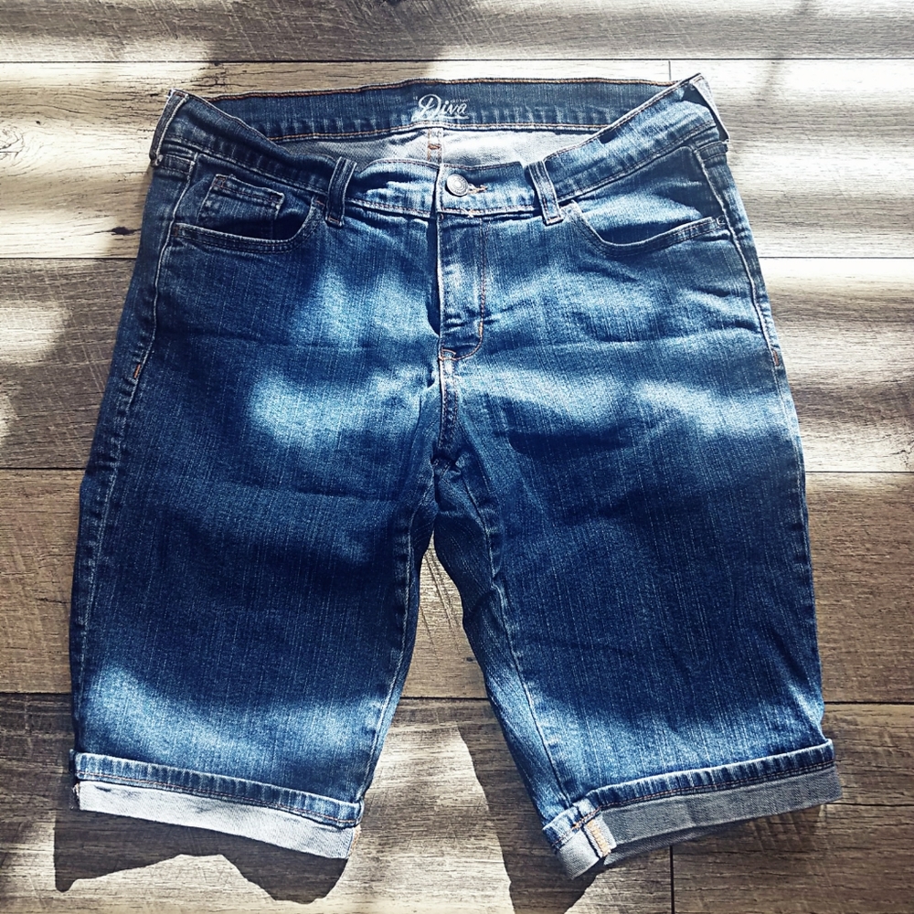Old Navy Diva denim Bermuda style shorts